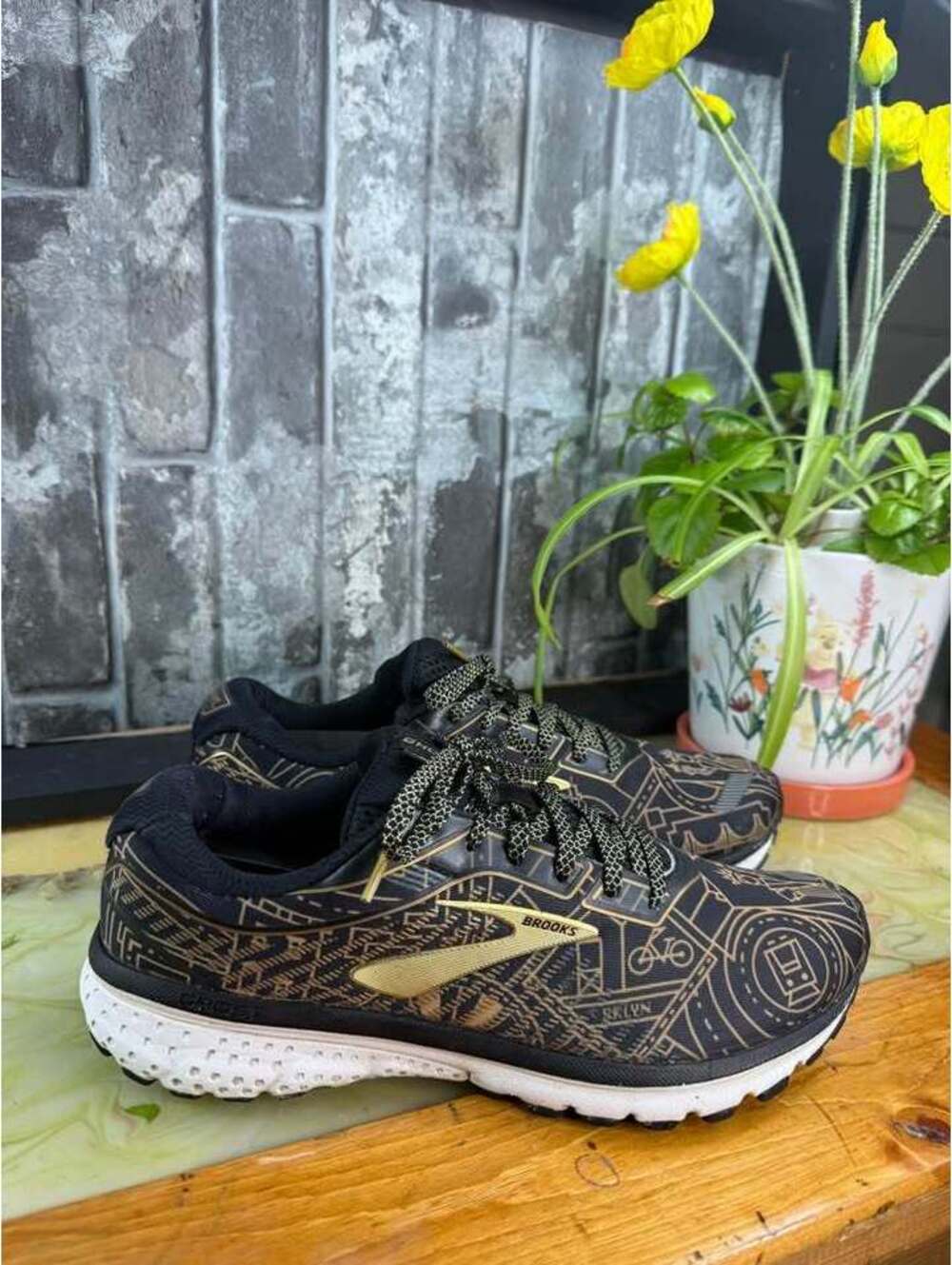 🔥 LIMITED EDITION Brooks Ghost 12 NYC Marathon – Women’s 9 🗽✨